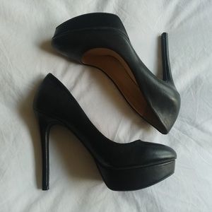 Jessica Simpson Black Platform Pump
